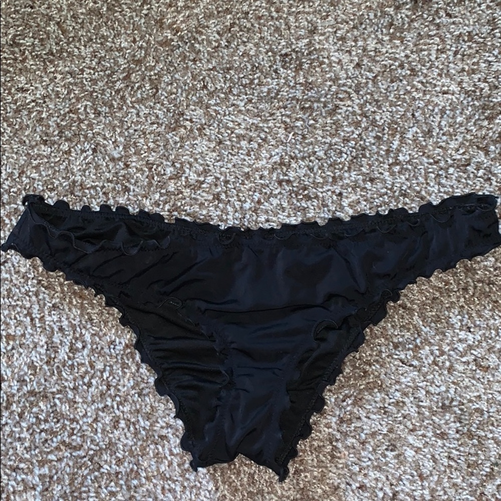 Ruffle swimsuit bottoms!